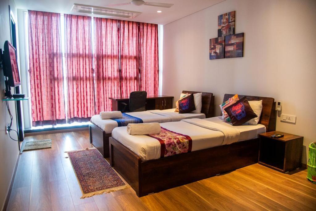 Guest House Service Apartments Pune Eksteriør billede